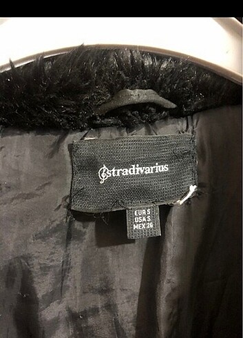 Zara Mont 