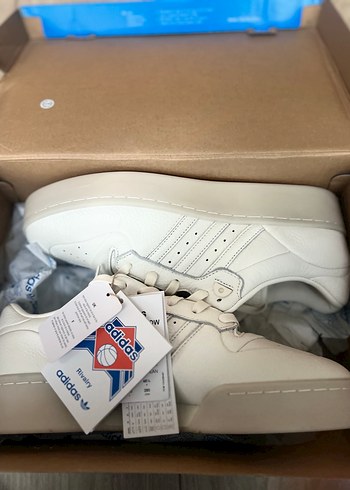 Adidas Beyaz Bağcıklı Spor Ayakkabı - Görsel 9