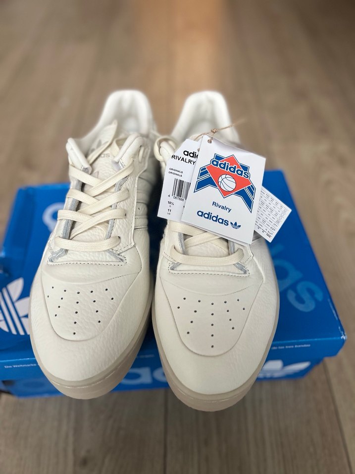 Adidas Beyaz Bağcıklı Spor Ayakkabı - Görsel 2