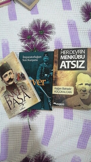 Enver Paşa ve Atsız'ın biyografik eserleri. 