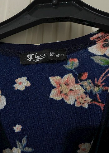 Çiçek Desenli V Yakalı Uzun Kollu Bluz - Görsel 3