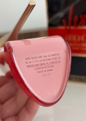 Beden Renk Carolina Herrera Very Good Girl Kadın Parfümü 50 ml