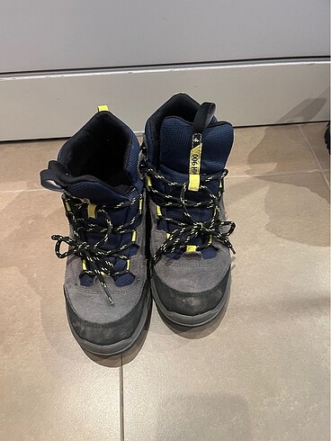 35 Beden Quechua su geçirmez bot 35 numara decathlondan alındı tek sezon