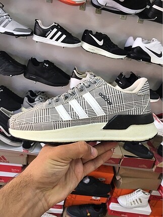 adidaas