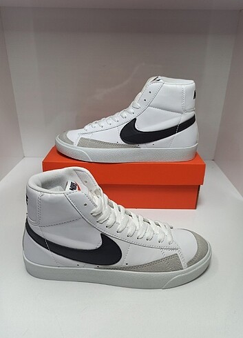 38 Beden beyaz Renk Nike blazer 