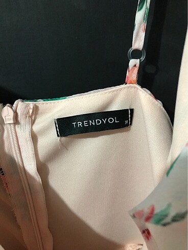 Trendyol & Milla Çiçekli elbise