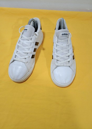 38 Beden beyaz Renk Adidas 38