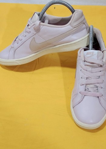Nike 37