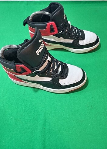 37 Beden kırmızı Renk Puma 37