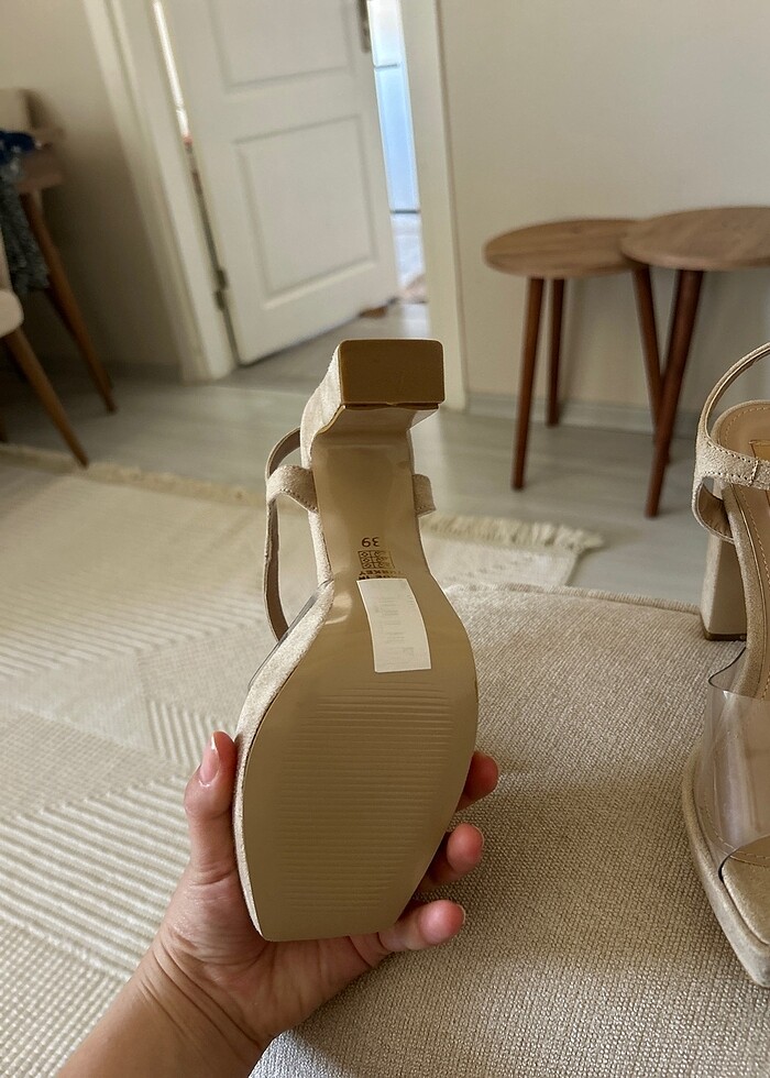 Elle topuklu ayakkabı - Görsel 3