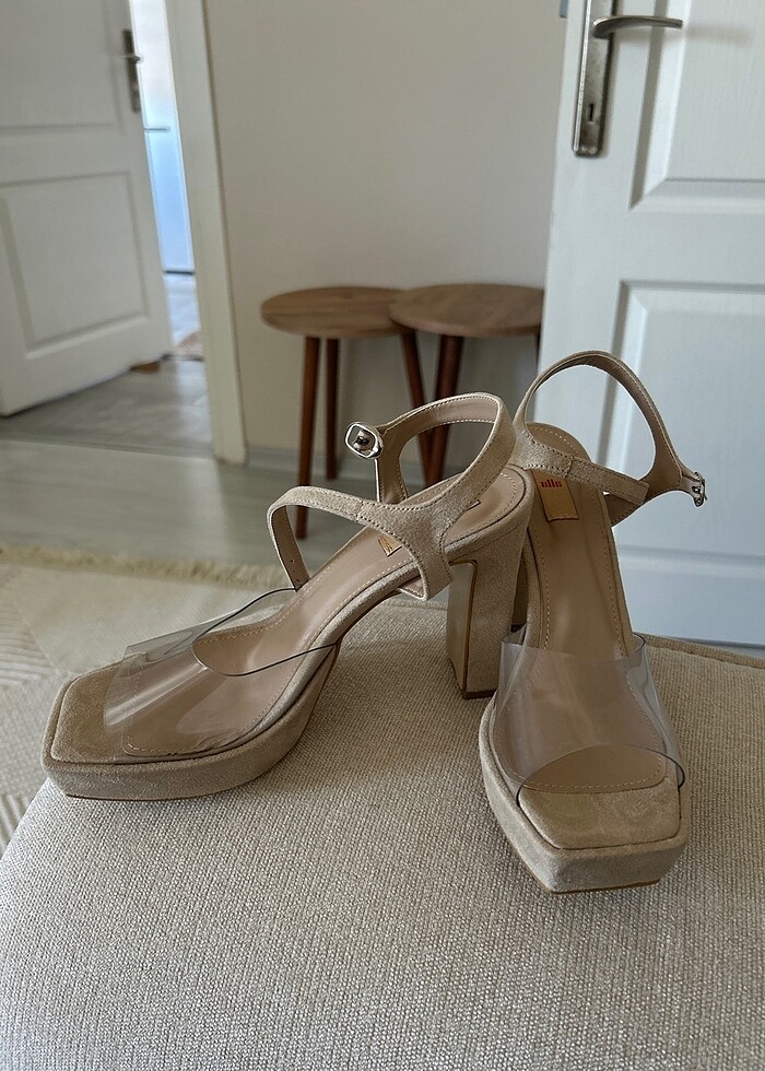 Elle topuklu ayakkabı - Görsel 2