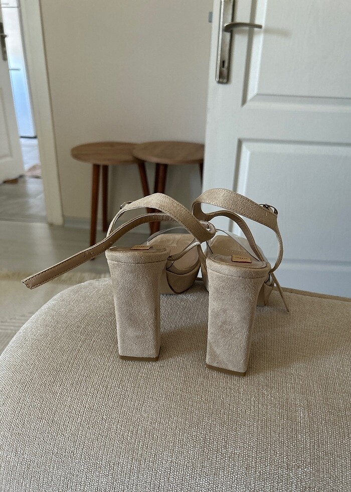 Elle topuklu ayakkabı - Görsel 5