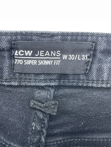 30 Beden siyah Renk LC Waikiki Jean / Kot %70 İndirimli.