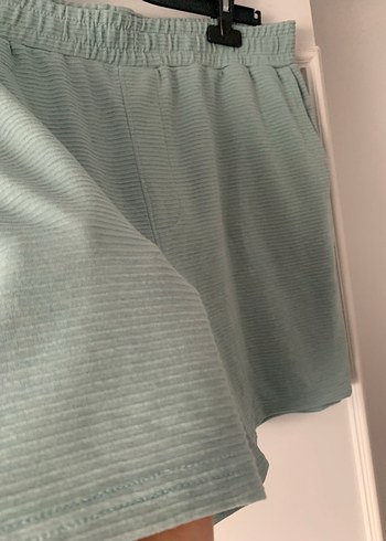 Gevşek Kesim Mini yazlık Şortu giyilmedi - Görsel 4