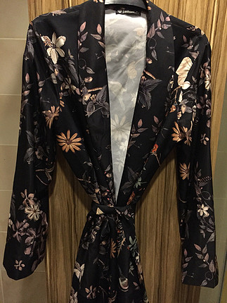 Kimono belden bağlamalı