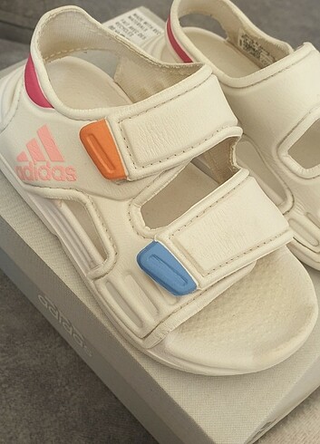 Adidas kız bebek sandalet ve ayakkabı