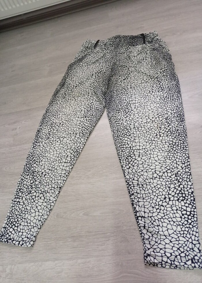 Siyah beyaz leopar desenli pantolon  - Görsel 3