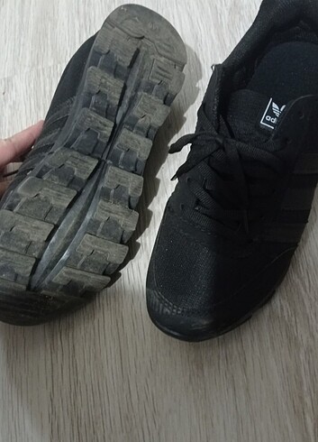 40 Beden siyah Renk Adidas ayakkabı