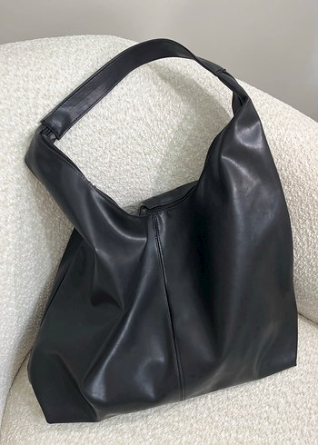 Minimalist Siyah Deri Kadın Çanta