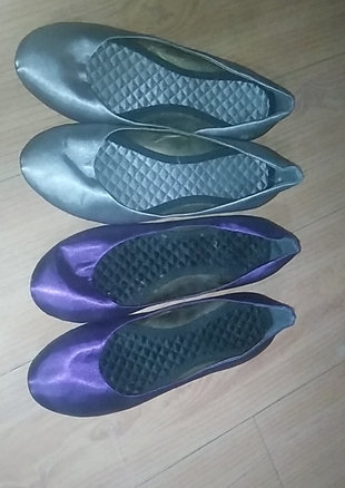 iki çift ayakkabı