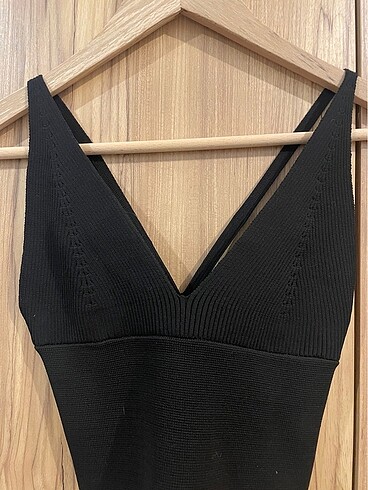 Siyah askı detaylı mini bluz