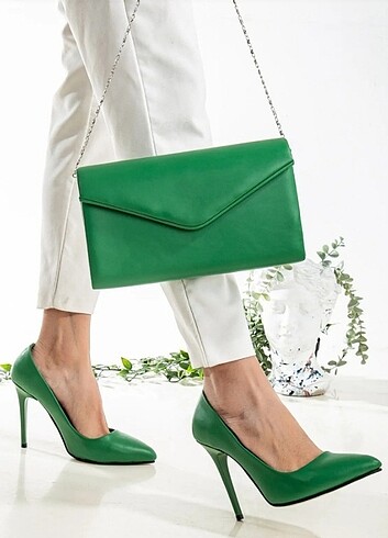 Yeşil stiletto
