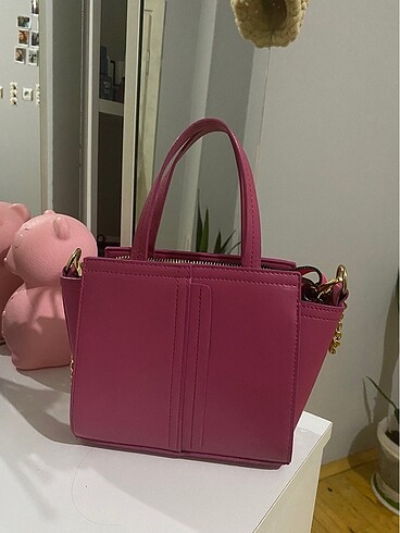 Pembe çanta