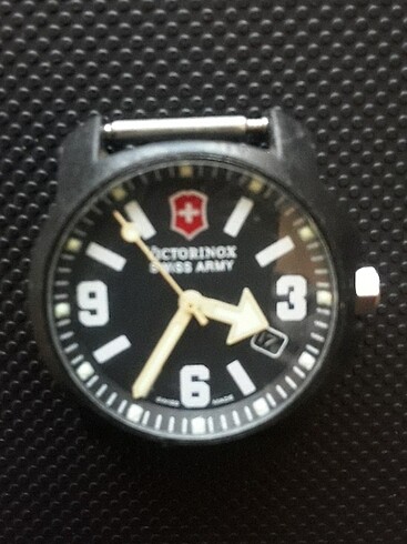  Beden siyah Renk Victorinox swiss army orjinal isvicre saati fosforlu kadran akre