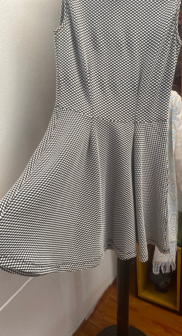 Gri Yılan Desenli Mini Pilili Elbise - Görsel 2