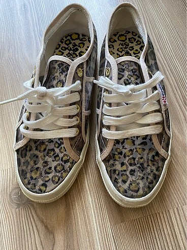 Superga leopar desenli ayakkabı