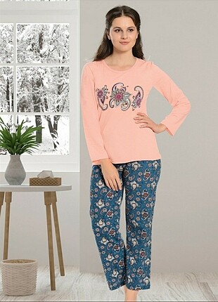 Somon Renk Desenli Uzun Kol Bisiklet Yaka Pijama Takımı