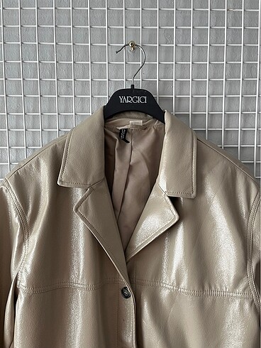 m Beden Bej renk vegan deri blazer Hm