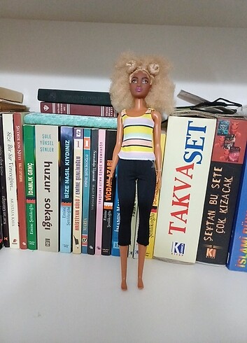 Barbie Fashionistas Siyahi Bebek