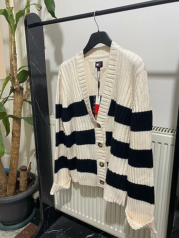 l Beden TOMMY HIRKA