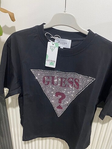 m Beden GUESS Tişört