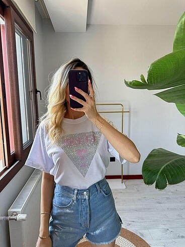 Guess tshirt