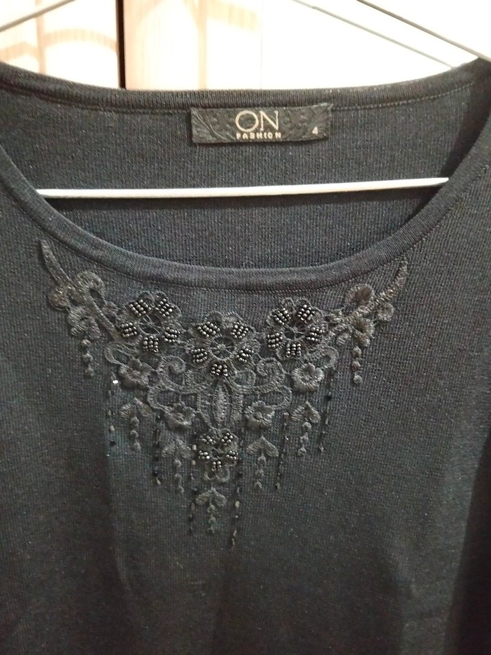 Siyah Nakışlı Örgü Kadın Bluz - Görsel 2