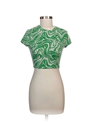 H&M T-shirt %70 İndirimli.