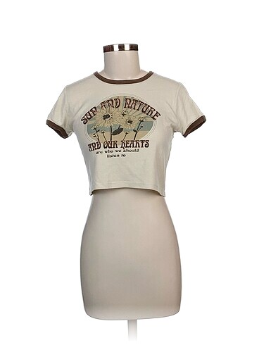Pull and Bear T-shirt %70 İndirimli.