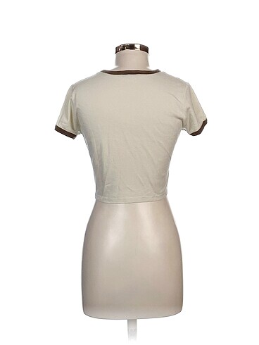 l Beden Pull and Bear T-shirt %70 İndirimli.