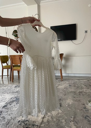 Zara Beyaz Dantel Detaylı Bohem Kız Elbisesi