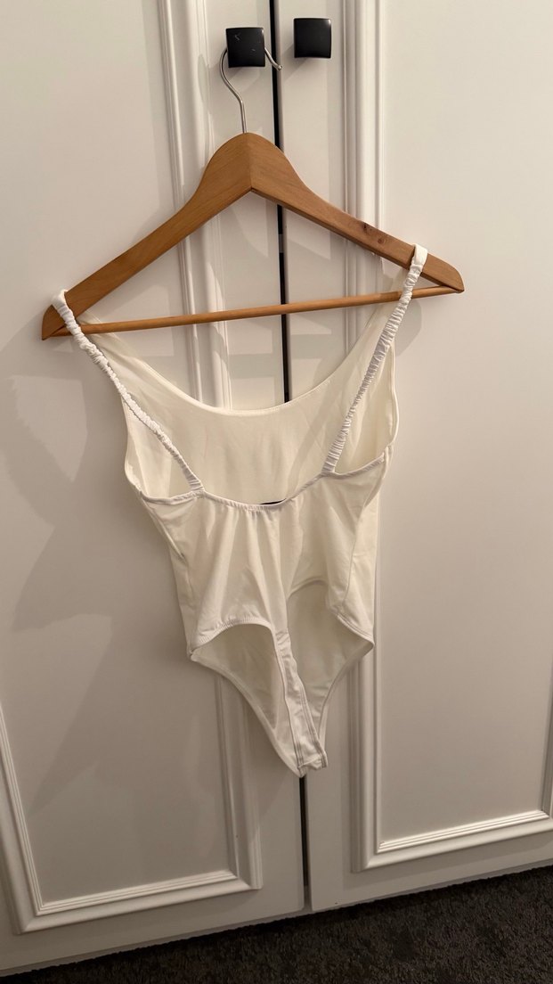 Beyaz Askılı body - Görsel 2