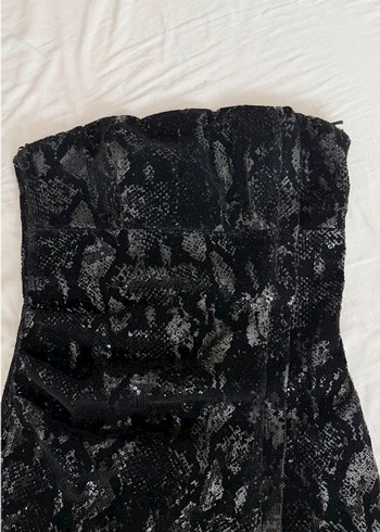 Siyah Drapeli Yılan Desenli Mini Elbise - Görsel 3