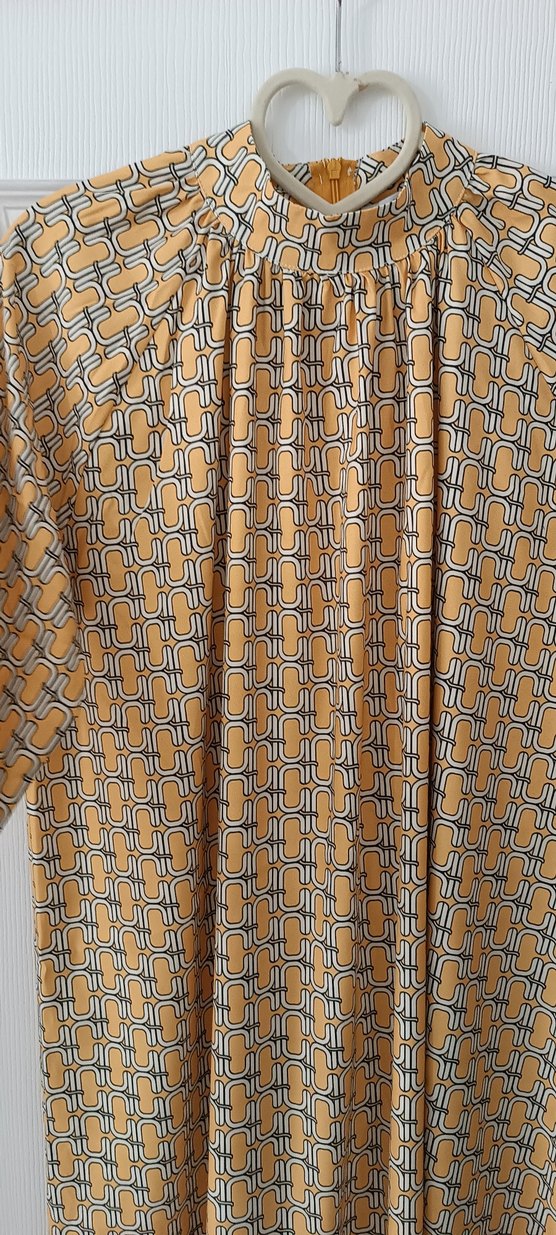 Uzun Sarı Elbise - Görsel 5