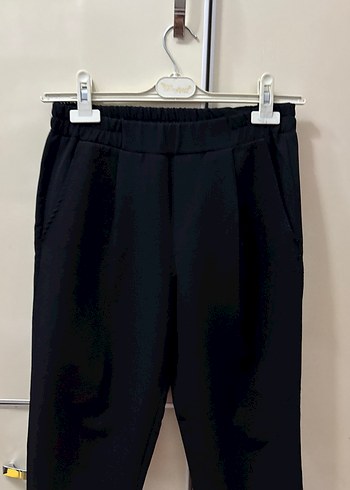 Siyah Kadın Pilili Kumaş Pantolon - Görsel 2