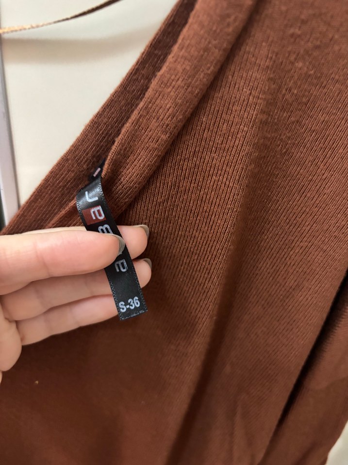 Ambar Kadın Kahverengi V Yaka bluz - Görsel 3