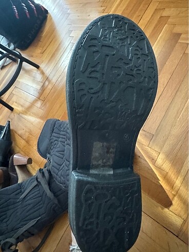 37 Beden Miss 60 boot