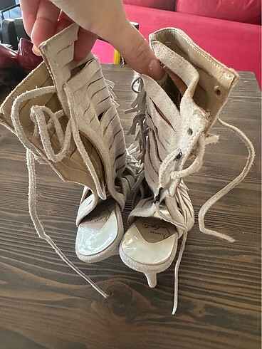 37 Beden Christian Louboutin bootie