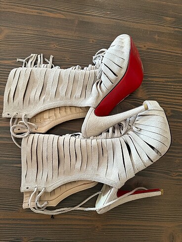 37 Beden ten rengi Renk Christian Louboutin bootie