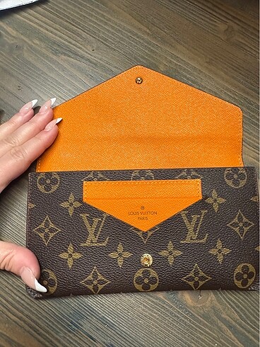 Louis Vuitton cüzdan